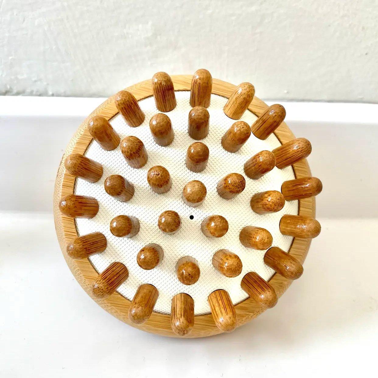 Bamboo Stimulating Scalp Massager