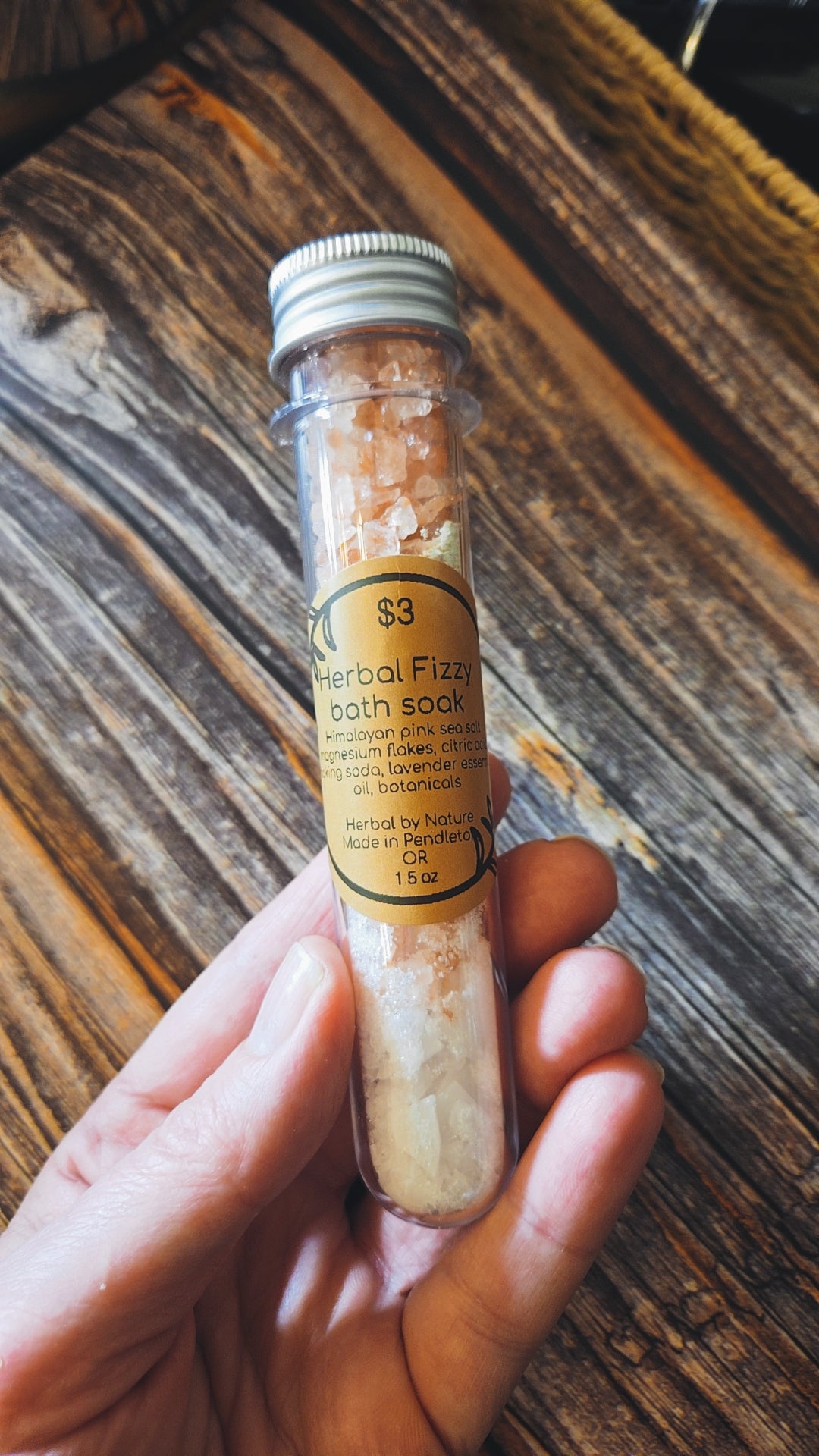 Herbal mineral salt bath soak